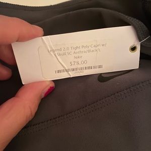 NWT LARGE SOULCYCLE NIKE DRI FIT Capri Leggingd